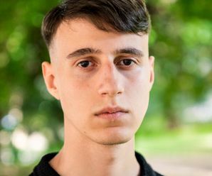 DAVIDE D'ALESSANDRO 18 anni vive a Napoli - 173cm (3)